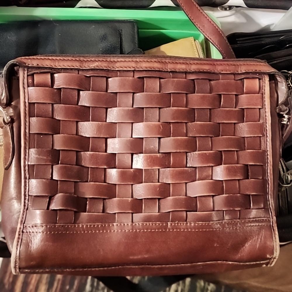 Diamicci crossbody